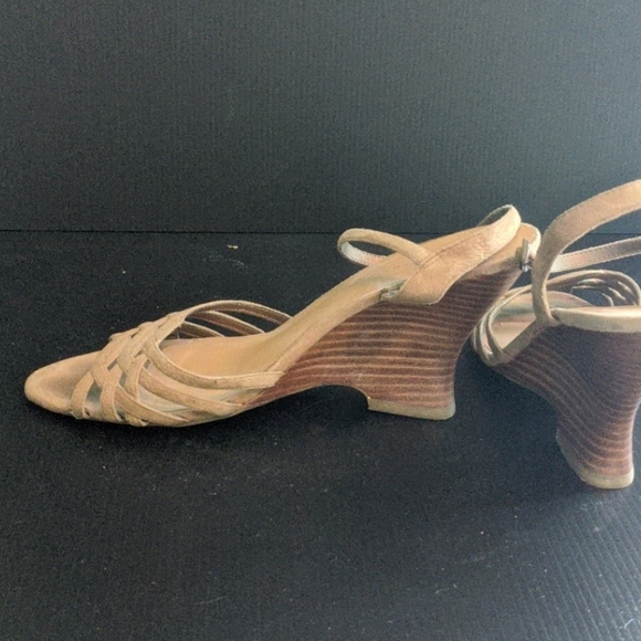 Shoes - Picture 4 of 4